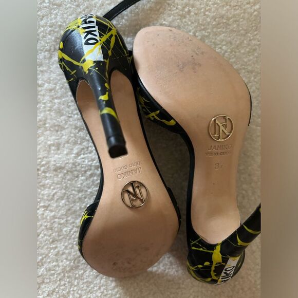 Janiko Black Heels with Artistic Flair - Picture 4 of 4